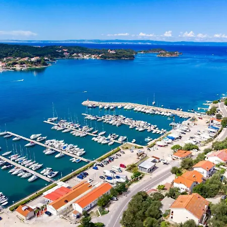 Cipcic-1 By Interhome